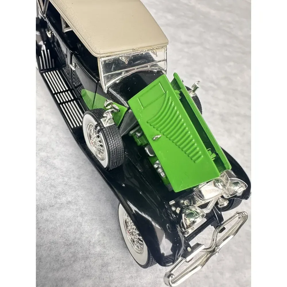 A53 1934 DUESENBERG MODEL J BLACK/GREEN 1/18 DIECAST SIGNATURE MODELS 18110